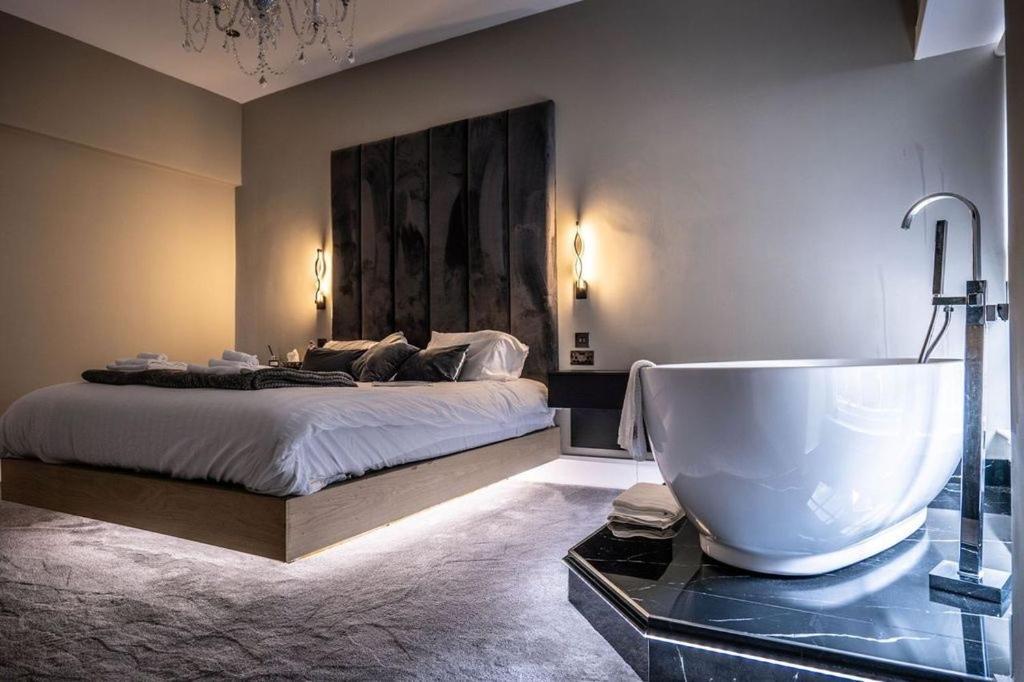 Luxury Royal Mile Boutique 2Bedroom Apartment Edinburgh Exterior photo