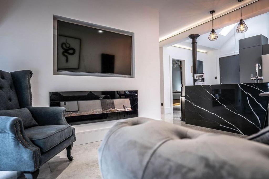 Luxury Royal Mile Boutique 2Bedroom Apartment Edinburgh Exterior photo