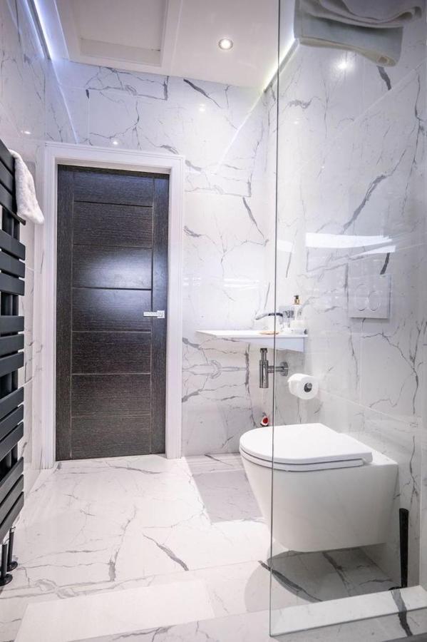 Luxury Royal Mile Boutique 2Bedroom Apartment Edinburgh Exterior photo
